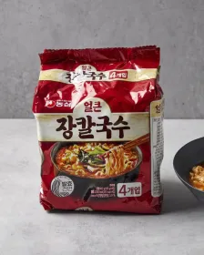 NONGSHIM Kalguksu mit scharfem Sojasaucenbrühe 4St. 