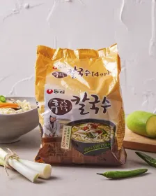 NONGSHIM koreanische Nudelsuppe mit Kal-guksu für 4 Personen  