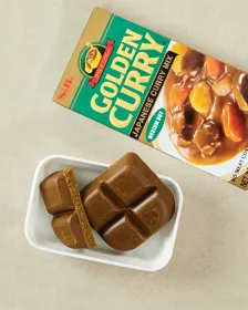 S&B Goldenes Curry mittelscharf 92g 