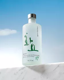 HWAYO Soju Alc. 17% 375ml
